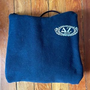 Delta Zeta Sweatshirt - Medium